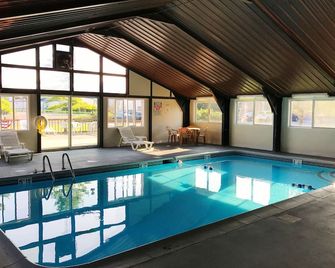 Adirondack Efficiencies - Watertown - Pool