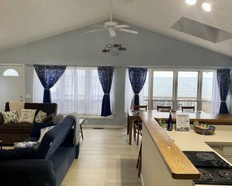 Tranquil Retreat on the shores of Lake Ontario - Hilton - Phòng khách