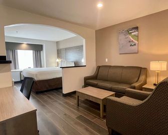 Best Western Roanoke Inn & Suites - Roanoke - Ložnice