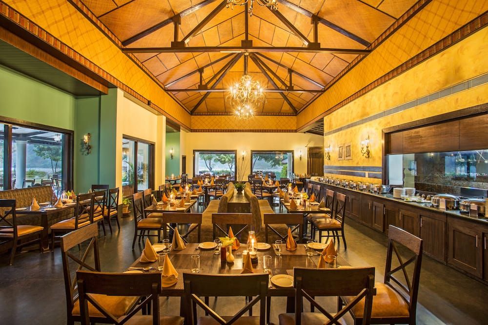 The Riverview Retreat Corbett by Leisure Hotels - Rāmnagar - Ravintola