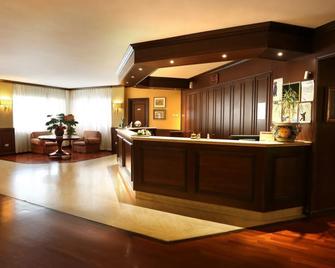 Hotel Corona & Spa - Pescasseroli - Recepce