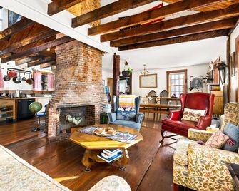 The Historic Cole Farmhouse #usa1731 - Providence - Living room