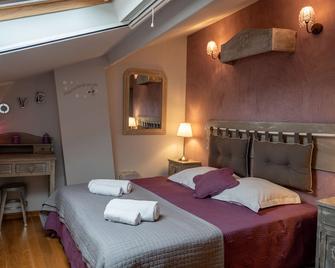 Southern Ardèche. Property in the middle of a wooded park + heated pool and SPA. - Sanilhac - Bedroom