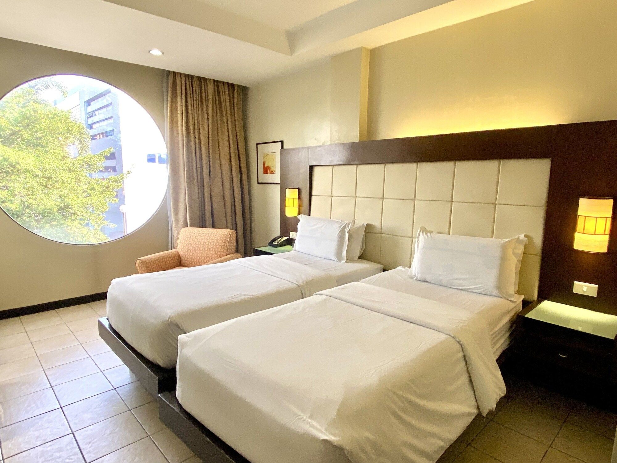 Circle Inn Hotel and Suites Bacolod - Bacólod - Habitación