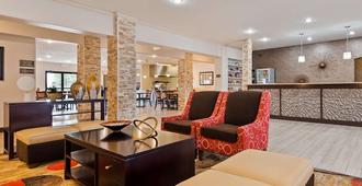 Best Western Plus Eagleridge Inn & Suites - Pueblo - Ruang tamu