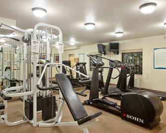Pool Access + Daily Free Breakfast Included! - Lincolnshire - Gym