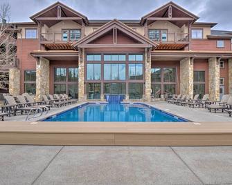 Fabulous Ski In and Ski Out Resort in Breckenridge, CO - Breckenridge - Pool