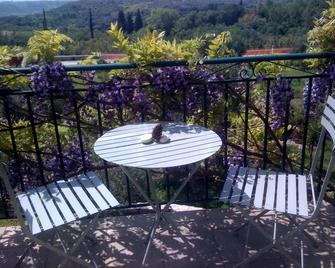 Volidiera Guesthouse - Lixouri - Balkon