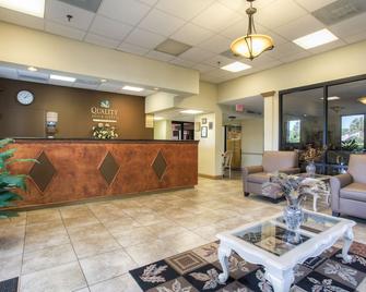 Quality Inn & Suites - St. Augustine - Front desk