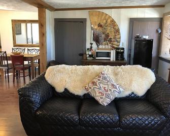 The Flat above Horn O Plenty Freshtaurant - Bedford - Wohnzimmer