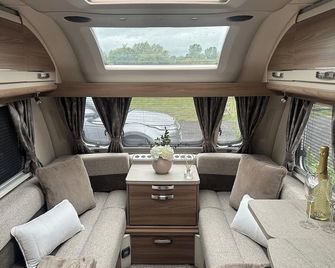 4 Guests - Pet Friendly - Durham Caravan Retreat - Durham - Salon