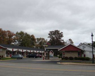Pinconning Trail Inn Motel - Pinconning - Building