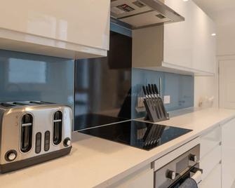Church House - 2 Bed-Sleeps 4-Tjs21ch - Ilfracombe - Kitchen