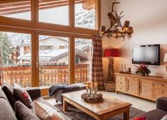 Vrony Apartments by Hotel Walliserhof Zermatt - Zermatt - Living room