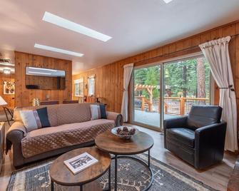 Triple C, 3bd/2ba, Dog-Friendly - Brockway - Living room