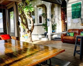 Green Elephant Backpackers - Cape Town