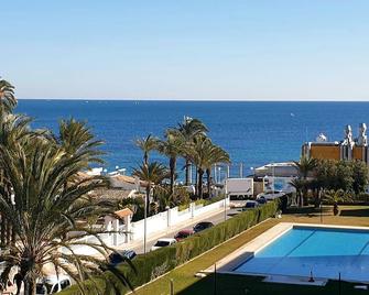 Beach Front Sea View Punta Prima - Punta Prima - Piscina