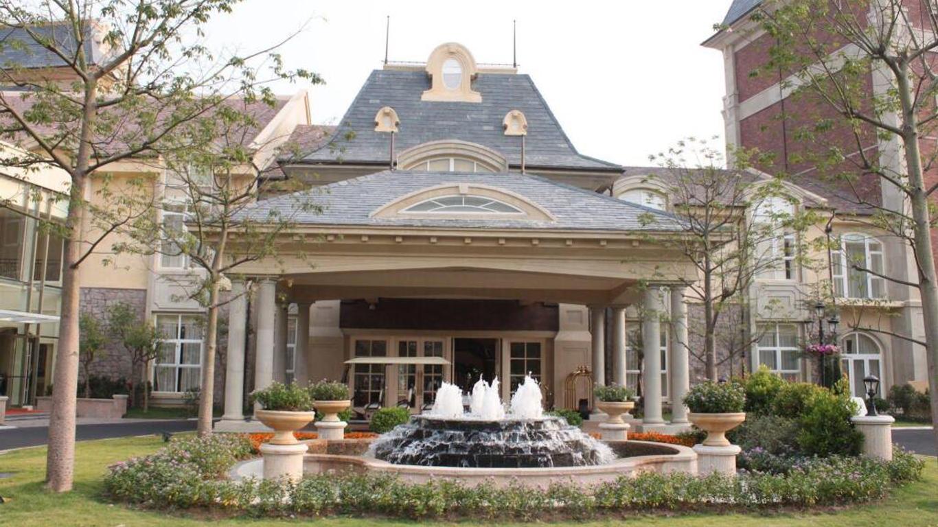 Dragon Lake Princess Hotel