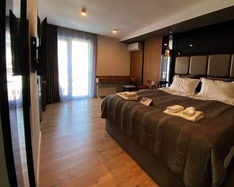 Garden Lounge Hotel - Ereván - Habitación