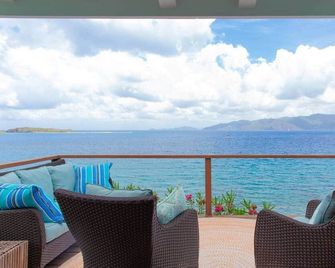 Private beach with infinity pool - Jost Van Dyke - Balcony