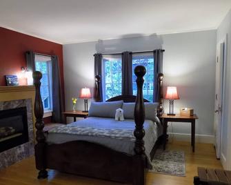 The Wilderness Inn - North Woodstock - Bedroom