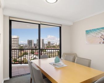 Calypso Towers 901 - Coolangatta Beachfront - Min. 3 night stays! - Coolangatta - Dining room