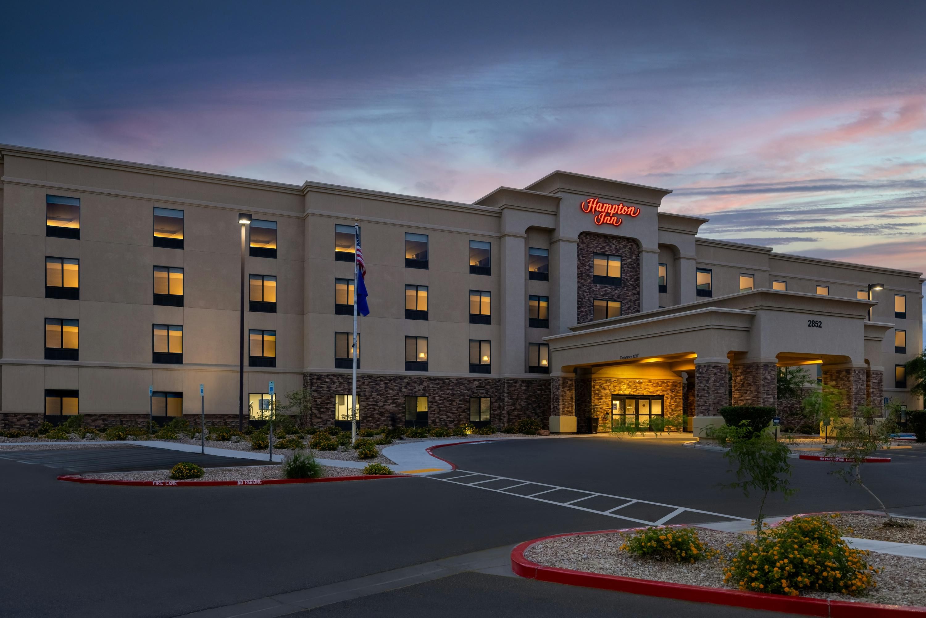 Hampton Inn Las Vegas/North Speedway - North Las Vegas - Building