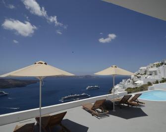 The Last Sunbeam - Thera - Balcony