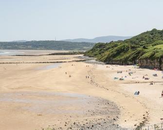 22 Gwel Yr Wyddfa - Menai Bridge - Beach