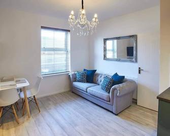 Host & Stay - Pearl Apartment - Saltburn-by-the-Sea - Living room