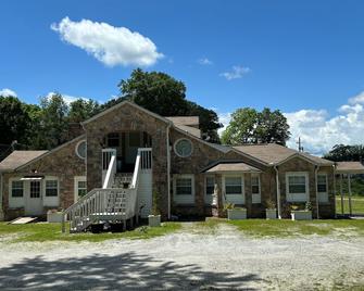 The Woodward Unit C - Dahlonega - Building