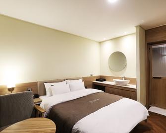 Hotel Urban Brown - Daejeon - Bedroom