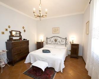 B&B Il Pettirosso di Siena - Siena - Bedroom