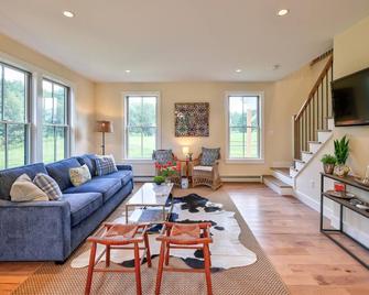 Brand New Picturesque Home Minutes to Stowe - Morrisville - Sala de estar