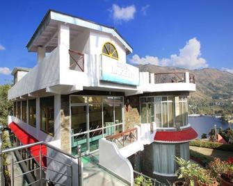 Hotel Lake Inn - A Luxury Lake View Hotel - Bhimtal - Edificio
