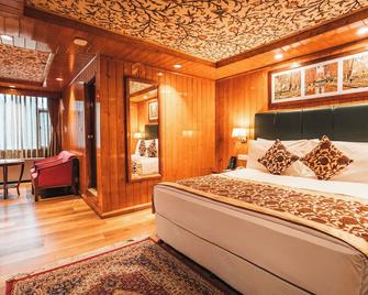 Heevan Retreat - Gulmarg - Bedroom