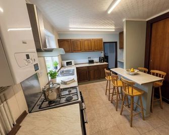 Alpine Guest House - Affordable & Cozy Seaside Guest House - Cleethorpes - Cleethorpes