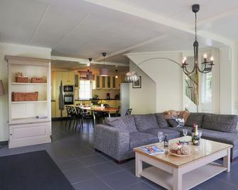 Rendeux Villa with Garden - Rendeux - Вітальня