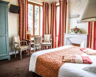 Hôtel Miramar - Vence - Bedroom