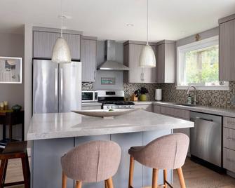 Willow Glen Family Cottage Exudes Grace and Charm - Campbell - Kitchen