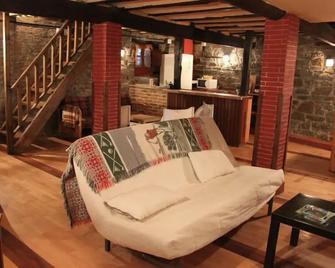 El Sumiciu - Mieres - Living room