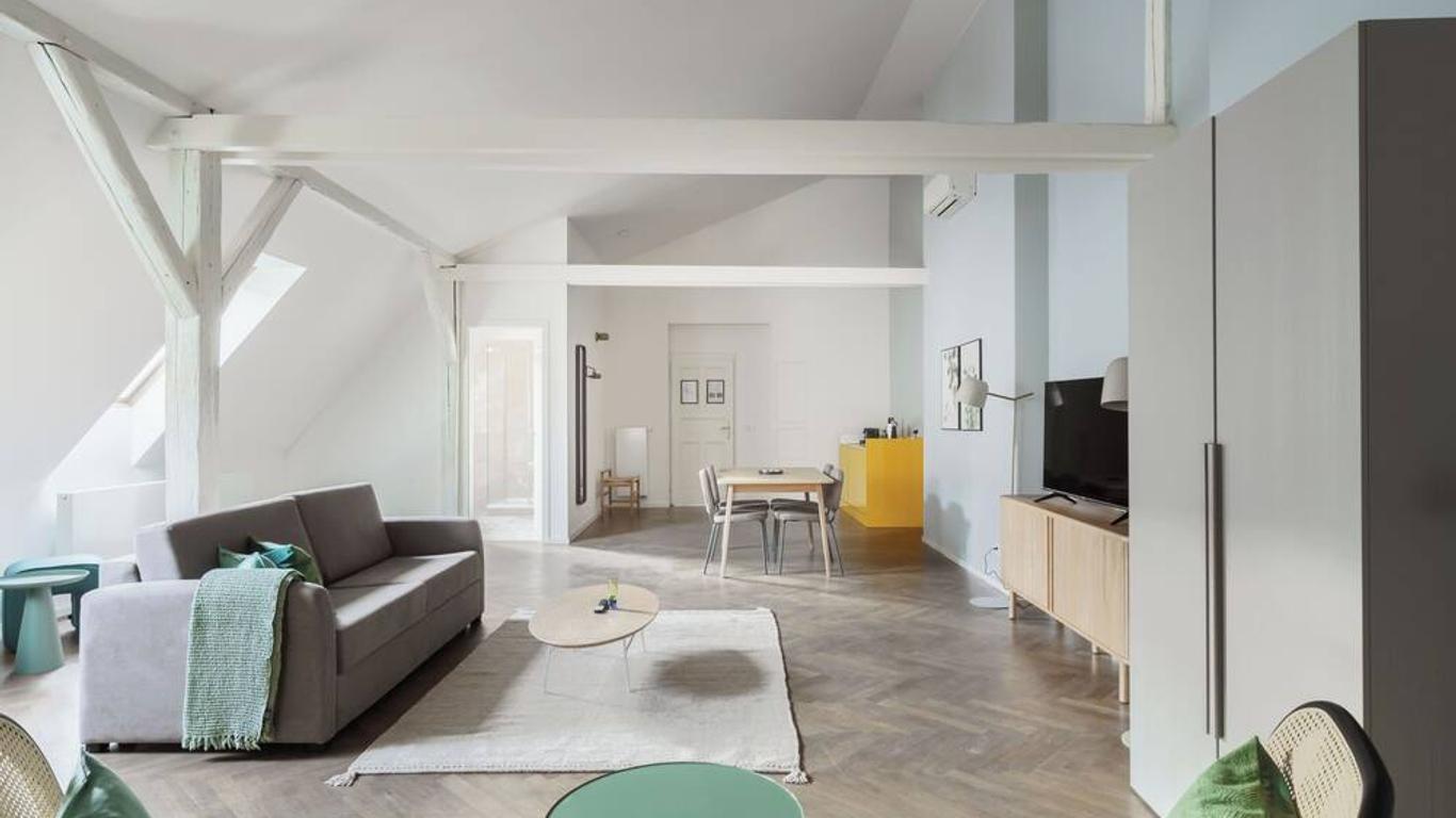 limehome Prague Halkova