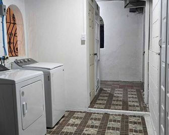 Hostal Antique Luna - Santa Ana - Lavandería