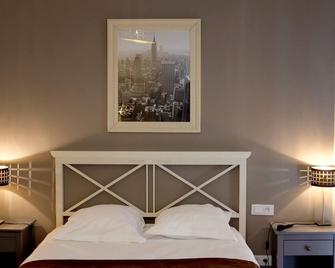 Hotel Le Marceau - Limoges - Bedroom