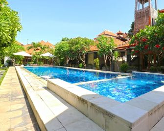 Gora Beach Inn - Kuta - Pool