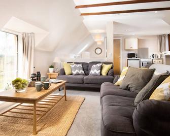 Eildon Melrose Holiday Cottages & Log Cabins - The Granary - 2 bedroom mill conversion, sleeps 4 - Melrose - Living room