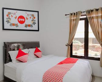 OYO 1038 Embun Pagi Syariah Residence - Malang - Habitación