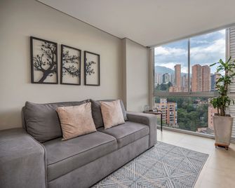 Apartamentos Oslo Tesoro by Housy - Medellín - Salon