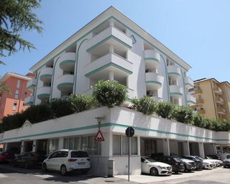 Hotel Gran Venere Beach 3 Superior - Bibione - Building