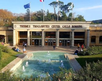 Maison Dans Le Centre Historique De Greo - Gréoux-les-Bains - Bâtiment